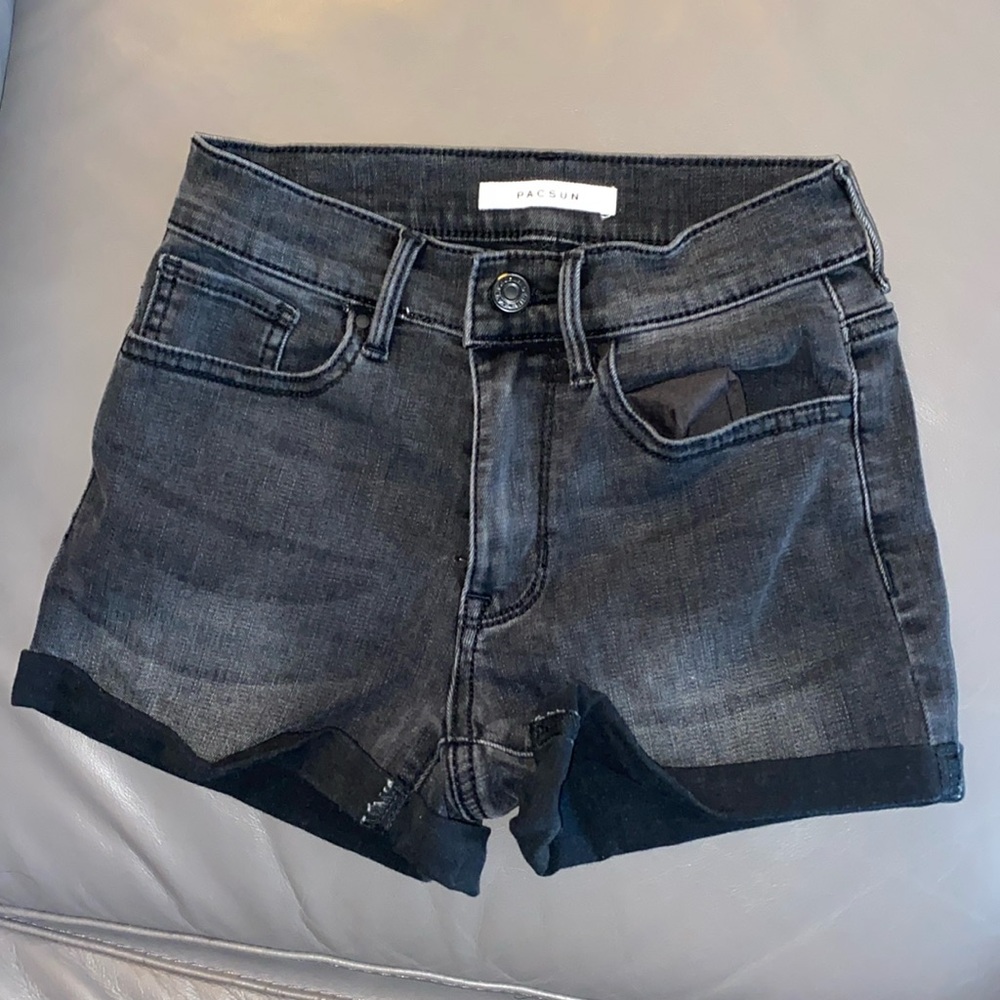 Black (Faded) Denim Frayed Cuffed The Shortie PacSun Size 23